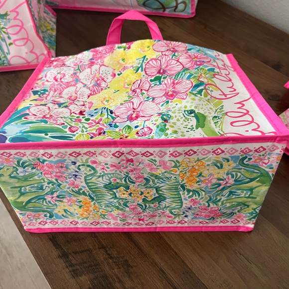 Lilly Pulitzer Re-Usable Tote Bag Set(5) - Picture 8 of 13